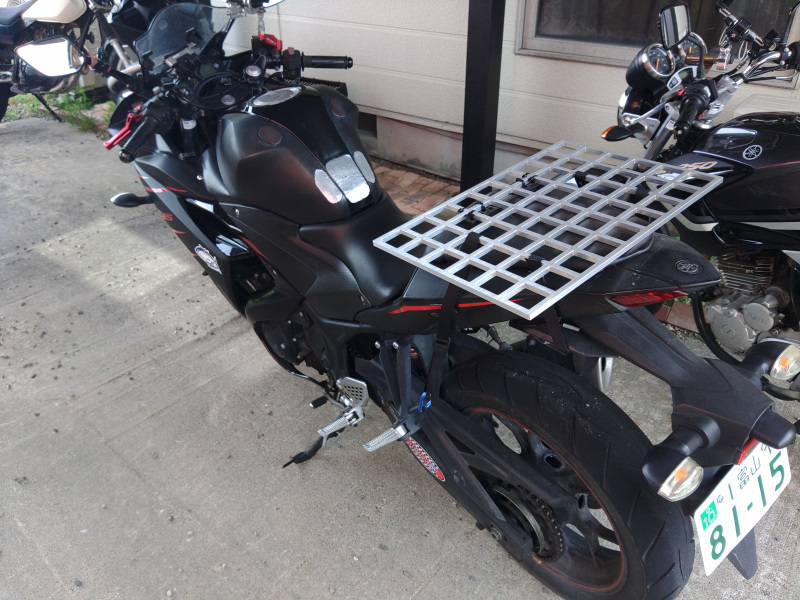 YZF-R25�ւ̃L�����A�̌Œ�