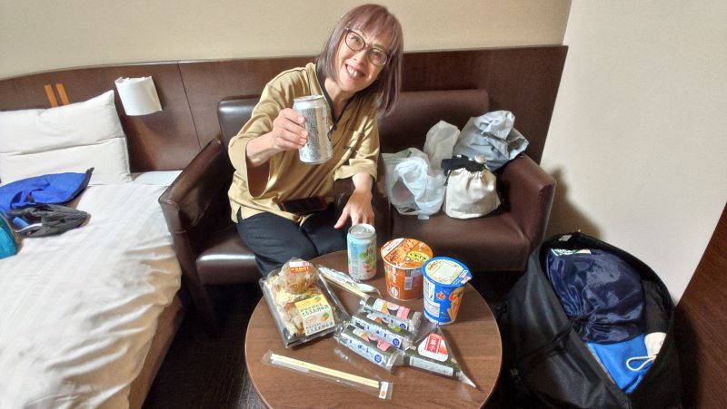 ���ǃz�e���ŃR���r�j��